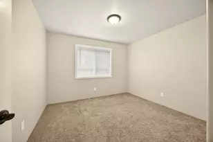 1743 Kellenbeck Ave, Grants Pass, OR 97527 - Photo 27