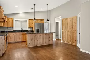 1743 Kellenbeck Ave, Grants Pass, OR 97527 - Photo 9