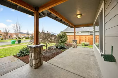 1743 Kellenbeck Avenue, Grants Pass, OR 97527 - Photo 5