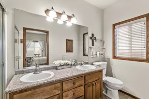 831 Isherwood Dr, Central Point, OR 97502 - Photo 19