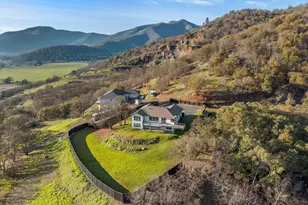 1401 7th Ave, Gold Hill, OR 97525 - Photo 3