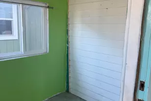 1031 W 10th St, Medford, OR 97501 - Photo 13