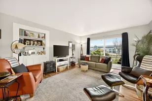 737 Stevens St, Medford, OR 97504 - Photo 1