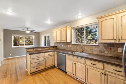 789 SE Airpark Drive, Bend, OR 97702 - Photo 37