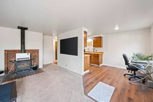 546 SE Centennial St, Bend, OR 97702 - Photo 5