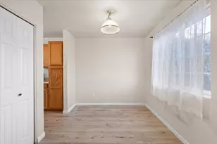 2030 Brookhurst St, Medford, OR 97504 - Photo 7