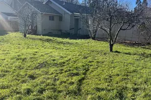 410 N 8th St, Jacksonville, OR 97530 - Photo 7