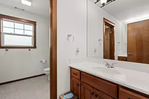 3640 Creek View Dr, Medford, OR 97504 - Photo 15