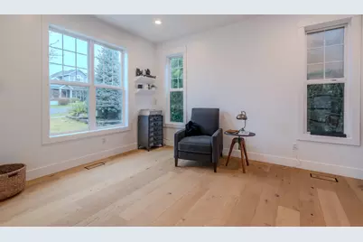 2693 Kerrisdale Ridge Drive, Medford, OR 97504 - Photo 9