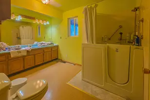 250 Bolt View Rd, Grants Pass, OR 97527 - Photo 15