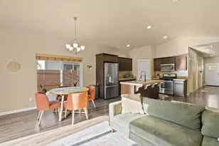 664 SE Reed Market Rd, Bend, OR 97702 - Photo 5