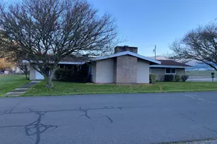 8401 Old Stage Rd, Central Point, OR 97502 - Photo 41