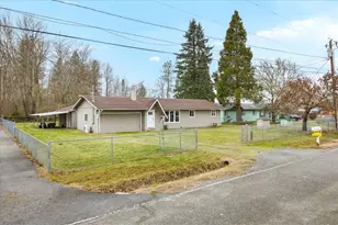 1290 Ojai Ave, Grants Pass, OR 97527 - Photo 3