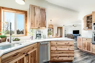 69975 Holmes Rd, Sisters, OR 97759 - Photo 15