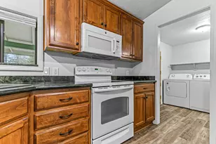 420 Crystal Springs Rd, Grants Pass, OR 97527 - Photo 13