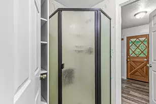 420 Crystal Springs Rd, Grants Pass, OR 97527 - Photo 25