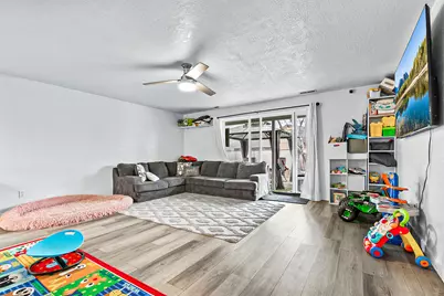 105 Queens Gate Court, Central Point, OR 97502 - Photo 13