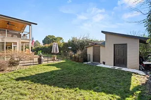 2798 Yvonne Rd, Medford, OR 97504 - Photo 43