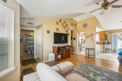 2119 SW 29th Street, Redmond, OR 97756 - Photo 9