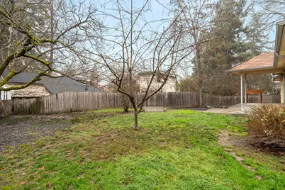 340 SW L Street, Grants Pass, OR 97526 - Photo 13