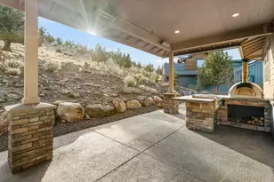 864 Highland View Loop, Redmond, OR 97756 - Photo 31