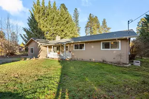 7994 E Evans Creek Rd, Rogue River, OR 97537 - Photo 3