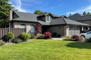 34 Jack Nicklaus Rd, Medford, OR 97504 - Photo 1