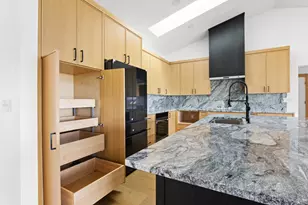 383 Ridgecrest Dr, Roseburg, OR 97471 - Photo 13