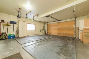 1648 NW Summit Dr, Bend, OR 97703 - Photo 51