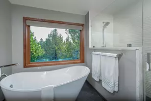 1648 NW Summit Dr, Bend, OR 97703 - Photo 29