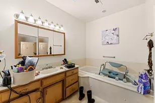 1415 NE Heritage Dr, Grants Pass, OR 97526 - Photo 13