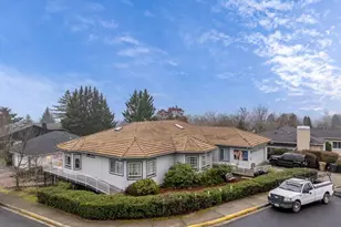 1415 NE Heritage Dr, Grants Pass, OR 97526 - Photo 27