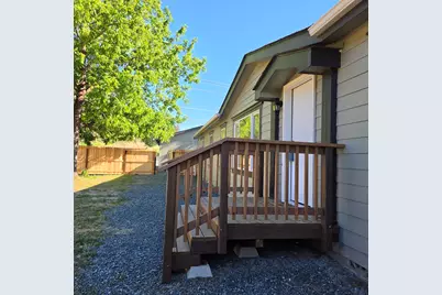 5250 Redwood Avenue, Grants Pass, OR 97527 - Photo 3