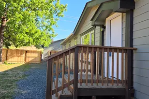 5250 Redwood Ave, Grants Pass, OR 97527 - Photo 3