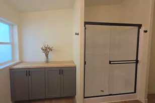5250 Redwood Ave, Grants Pass, OR 97527 - Photo 19