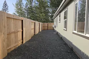 5250 Redwood Ave, Grants Pass, OR 97527 - Photo 5