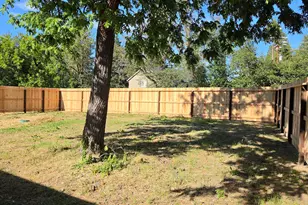 5250 Redwood Ave, Grants Pass, OR 97527 - Photo 21