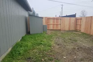 5250 Redwood Ave, Grants Pass, OR 97527 - Photo 7