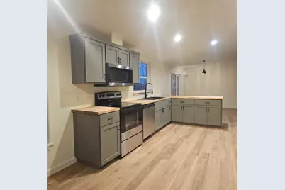 5250 Redwood Avenue, Grants Pass, OR 97527 - Photo 13