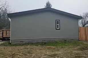 5250 Redwood Ave, Grants Pass, OR 97527 - Photo 5