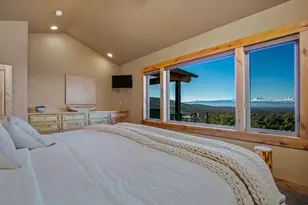 10935 Summit Ridge Ct, Redmond, OR 97756 - Photo 11