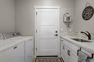 1151 N Jantzen Ct, Sisters, OR 97759 - Photo 23