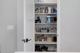 1151 N Jantzen Ct, Sisters, OR 97759 - Photo 11