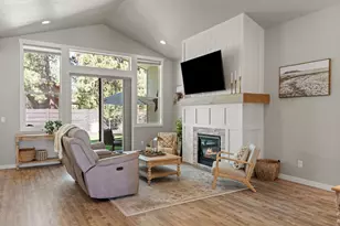 1151 N Jantzen Ct, Sisters, OR 97759 - Photo 3