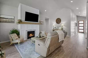 1151 N Jantzen Ct, Sisters, OR 97759 - Photo 5