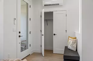 1027 W Linda Ave, Sisters, OR 97759 - Photo 3