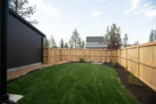 1036 W McKenzie Hwy, Sisters, OR 97759 - Photo 5