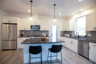 1036 W McKenzie Hwy, Sisters, OR 97759 - Photo 13