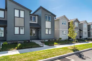 3015 NE Red Jasper Pl, Bend, OR 97701 - Photo 3