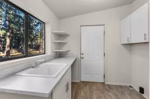 18882 River Woods Dr, Bend, OR 97702 - Photo 19